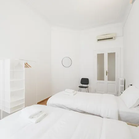 The Design Library - Monforte San Babila 밀라노