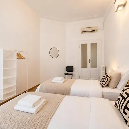 The Design Library - Monforte San Babila Apartment