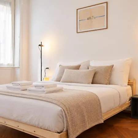 The Design Library - Monforte San Babila Apartment Mailand