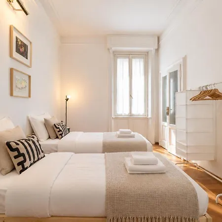 The Design Library - Monforte San Babila Apartment Mailand