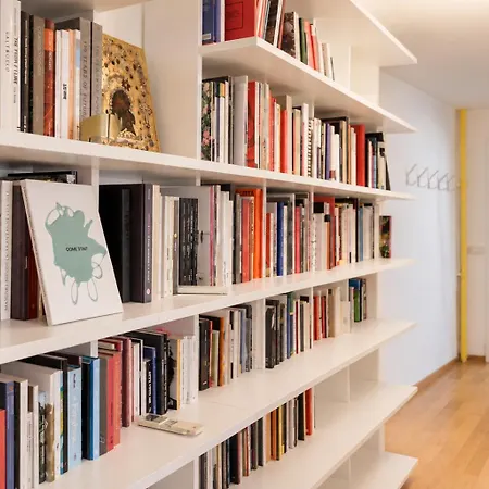 Apartment The Design Library - Monforte San Babila *