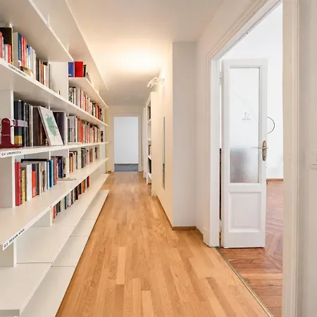 The Design Library - Monforte San Babila
